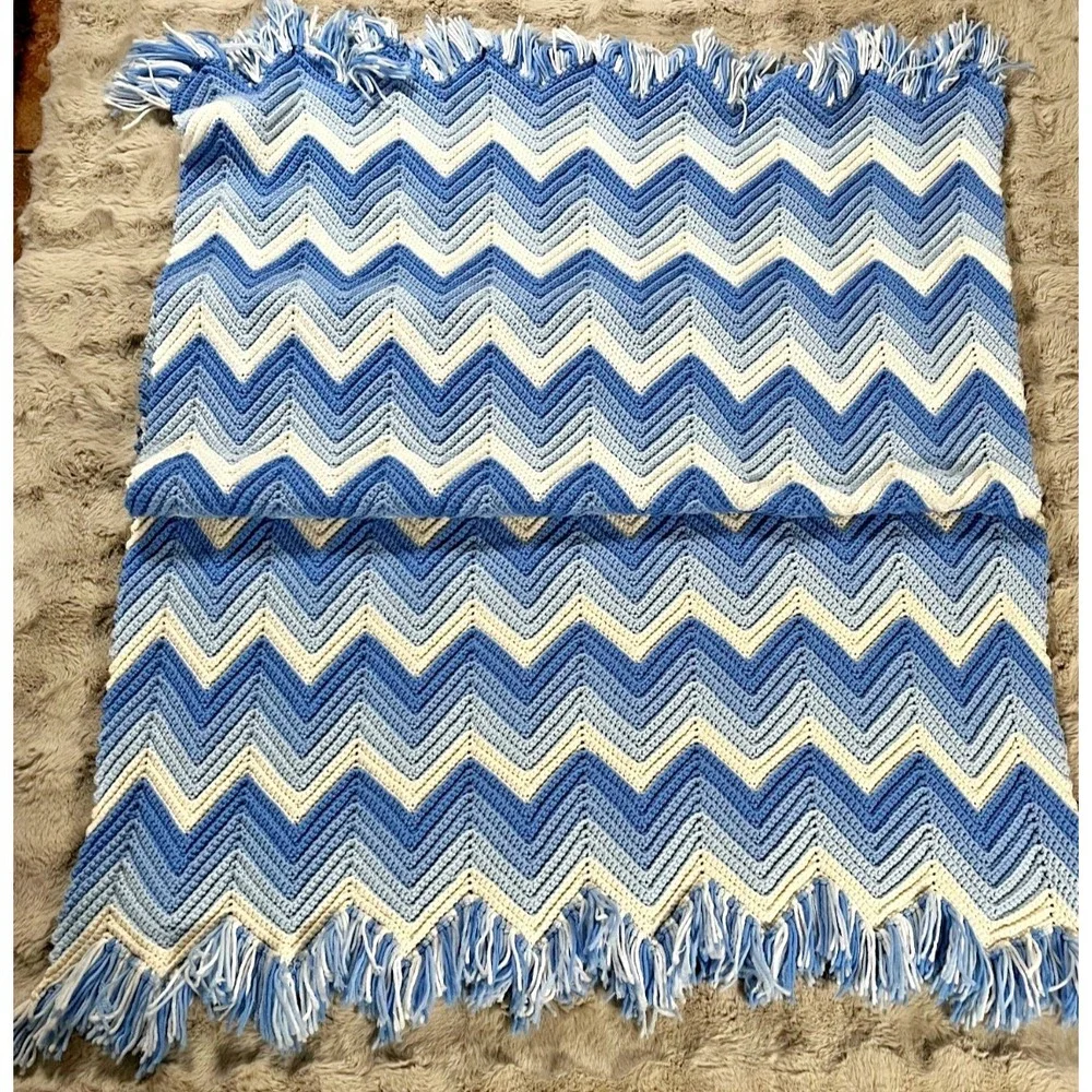 VTG Handmade Chevron‎ Crochet Afghan Throw Blue White Fringe 77x40 🇺🇸